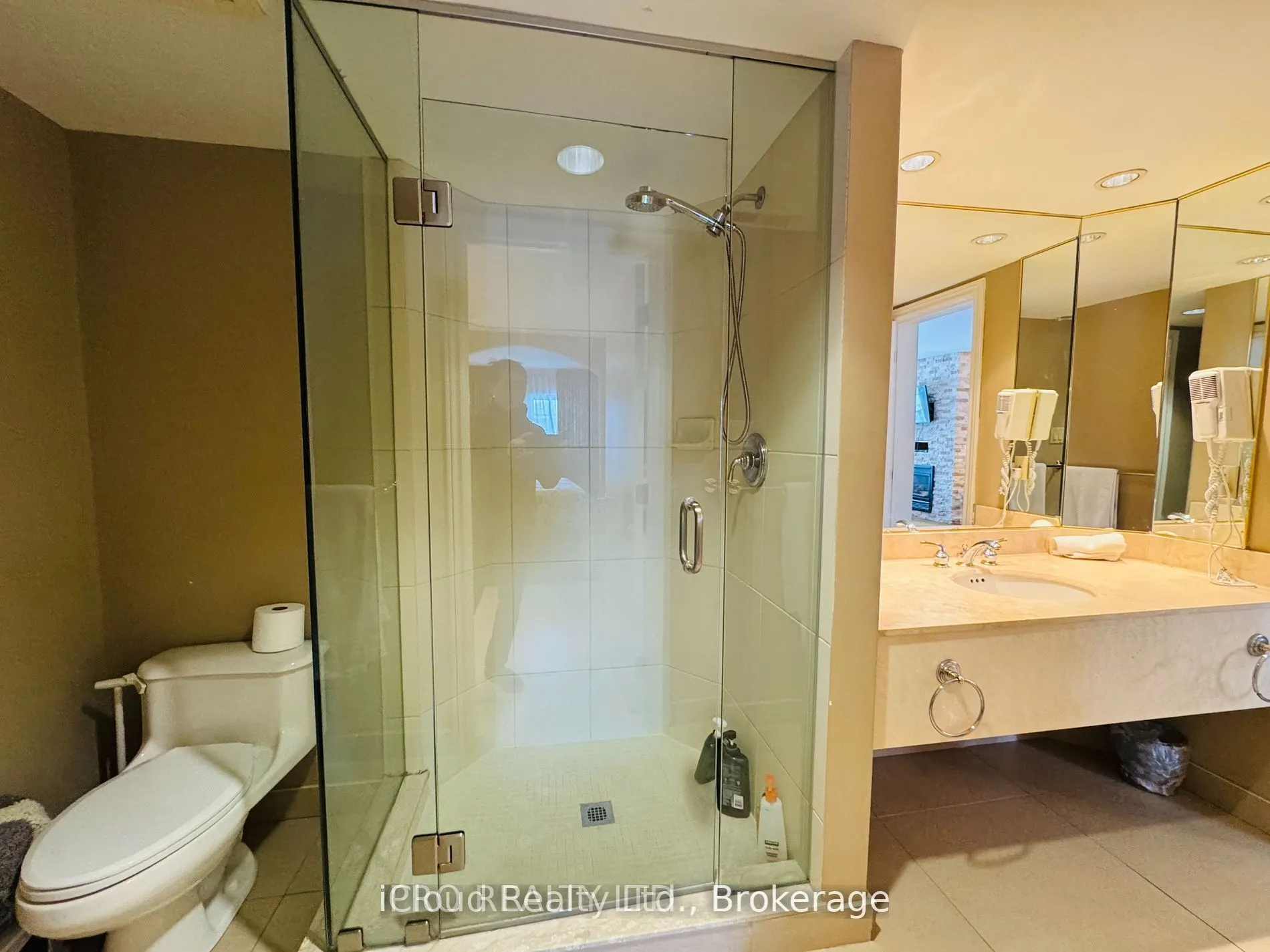 90 Highland Drive, #2076-77