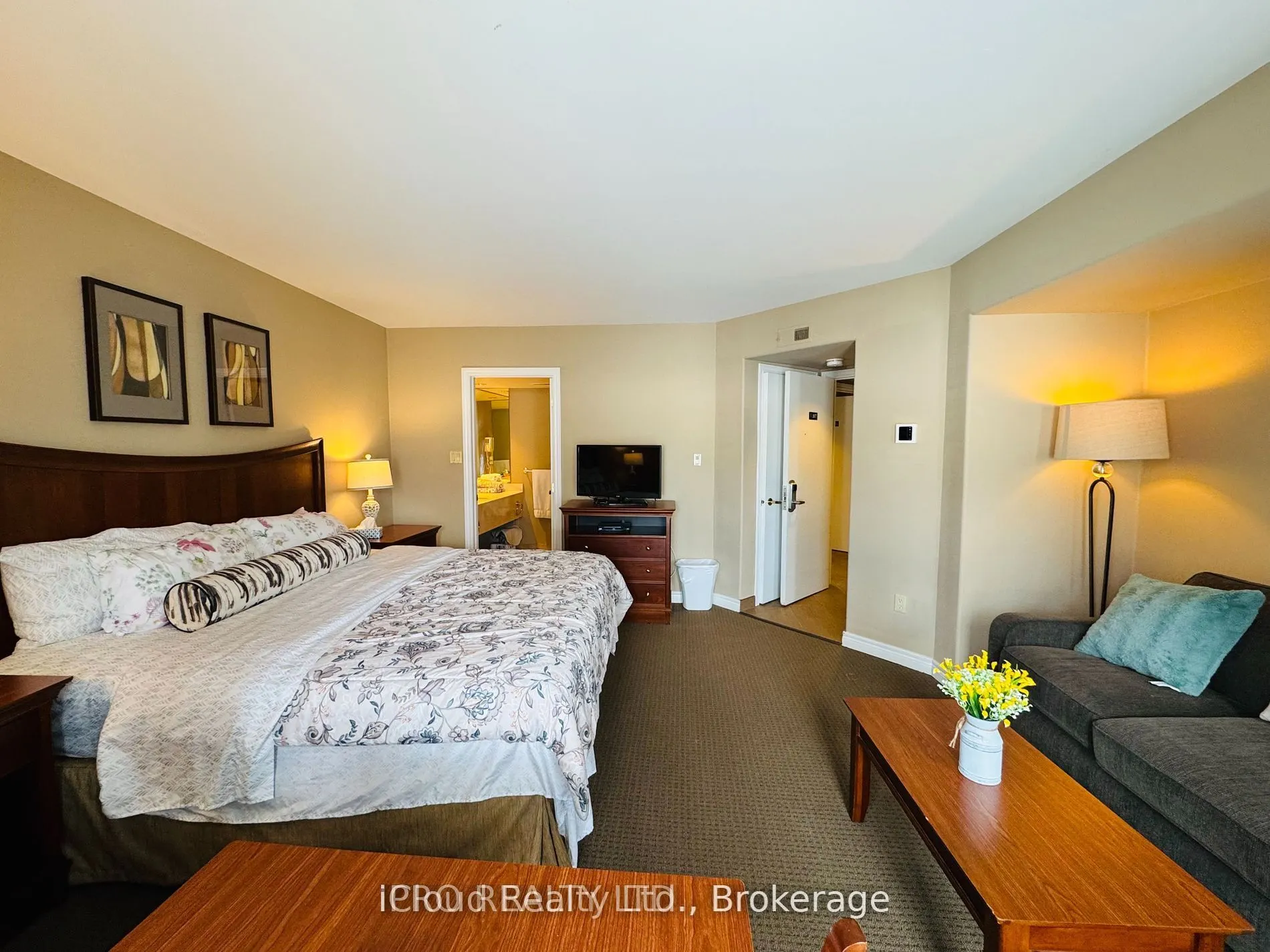 90 Highland Drive, #2076-77