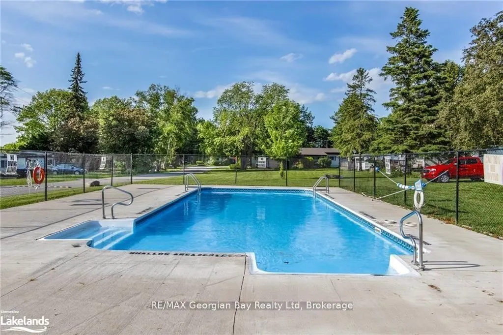 46 LAKESHORE Road