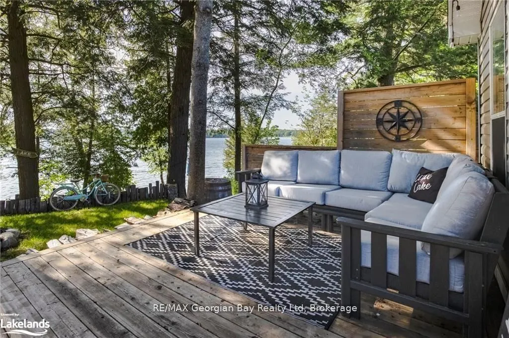 46 LAKESHORE Road