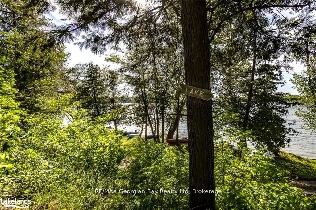 46 LAKESHORE Road