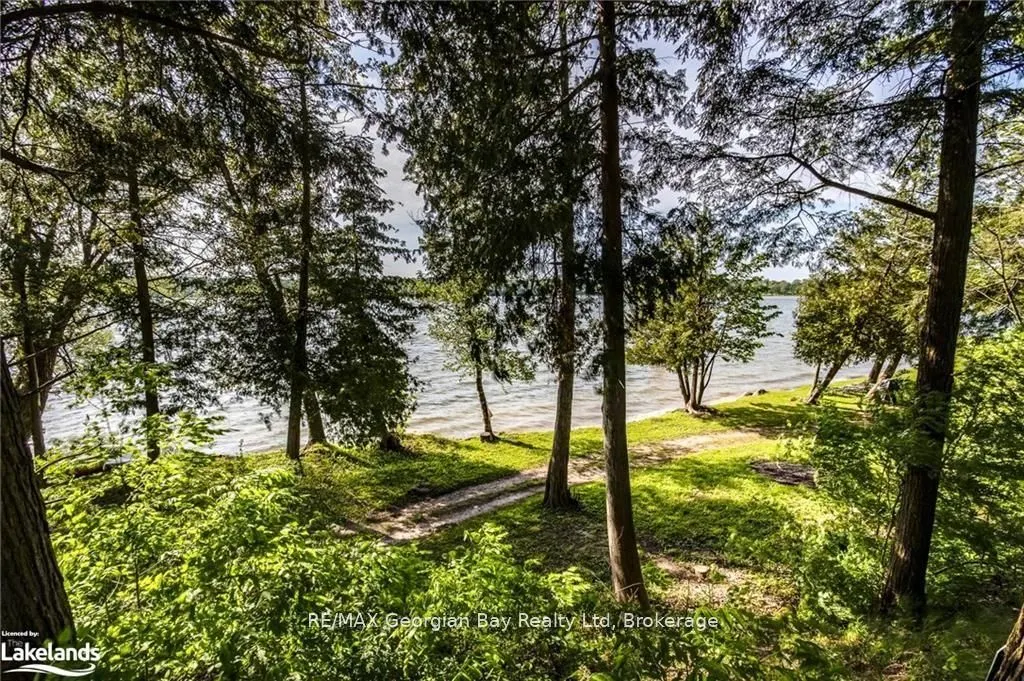 46 LAKESHORE Road