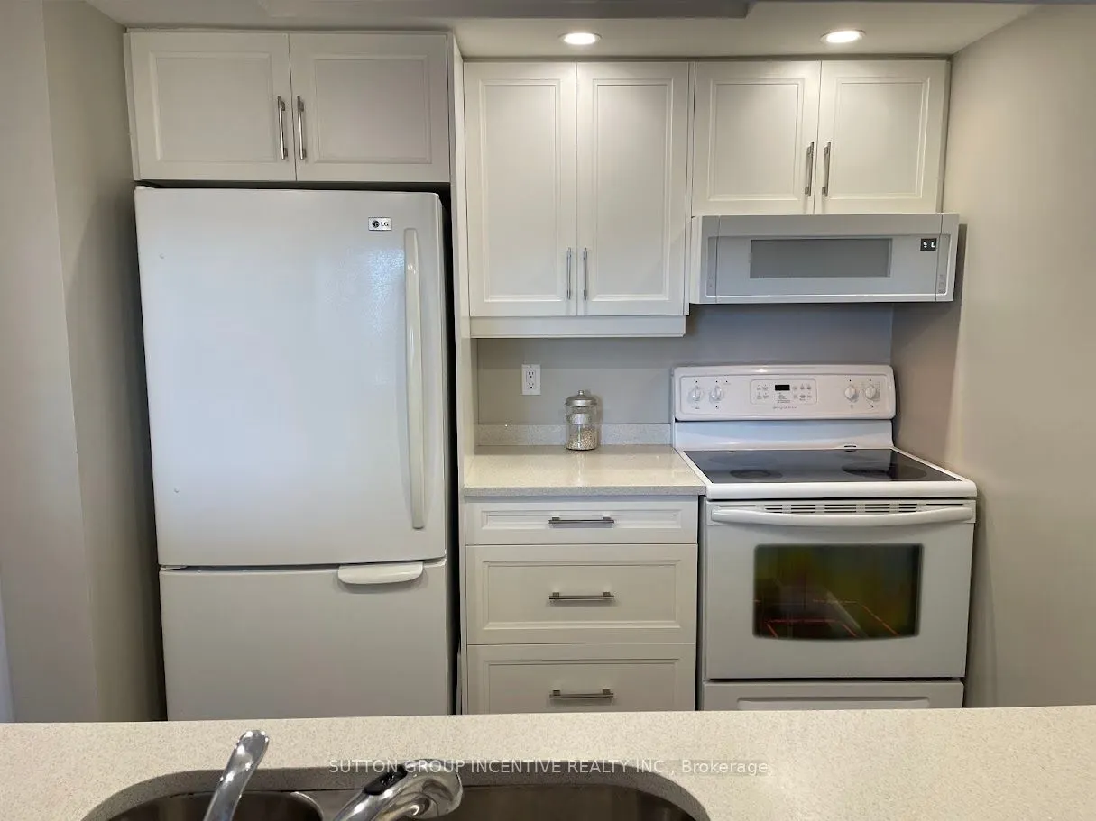 65 Ellen Street, #111