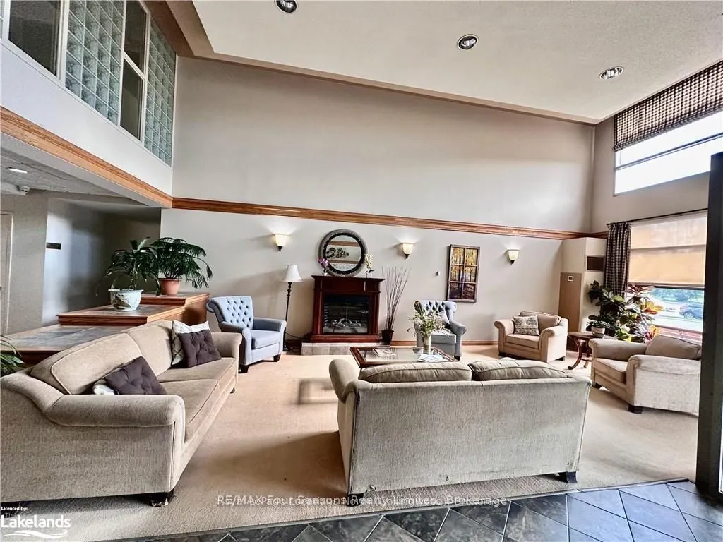 172 Eighth Street, #316