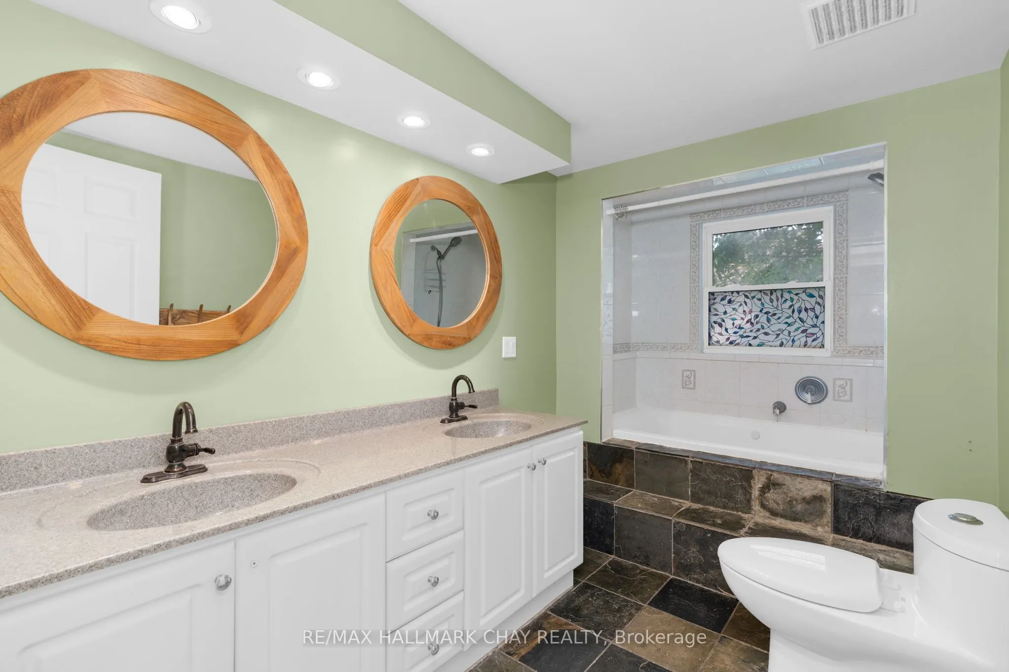 3127 Penetanguishene Road