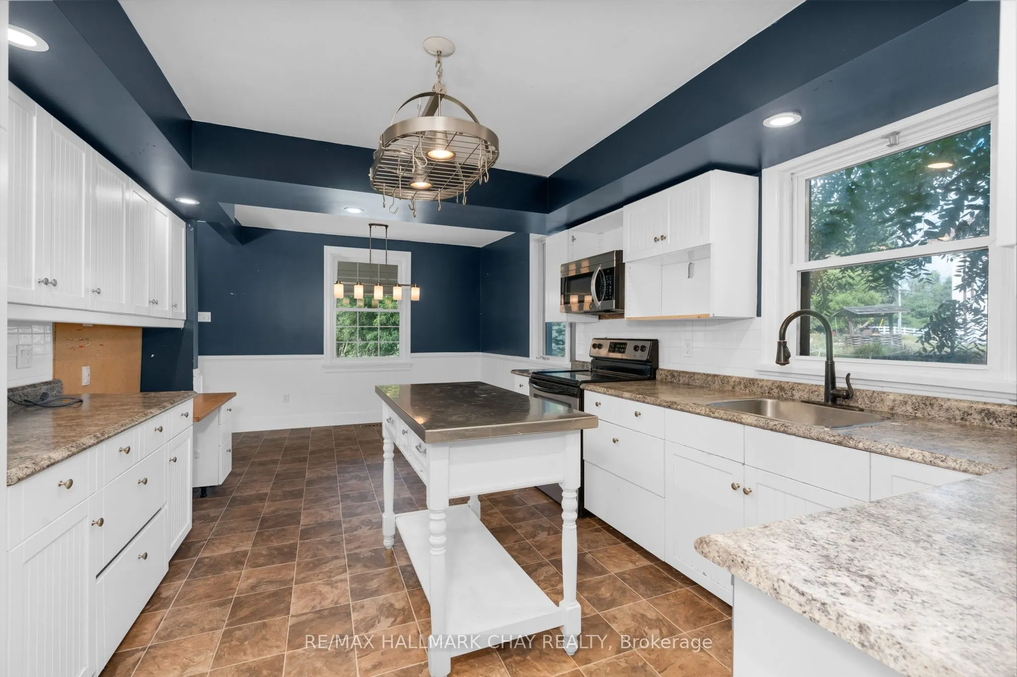 3127 Penetanguishene Road