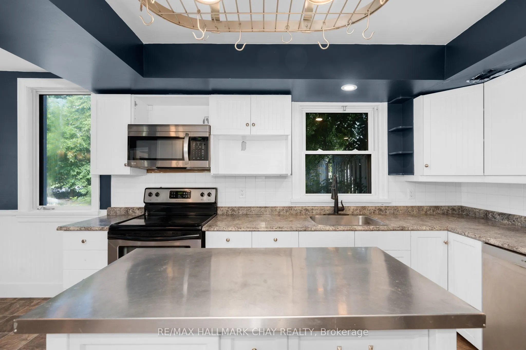 3127 Penetanguishene Road
