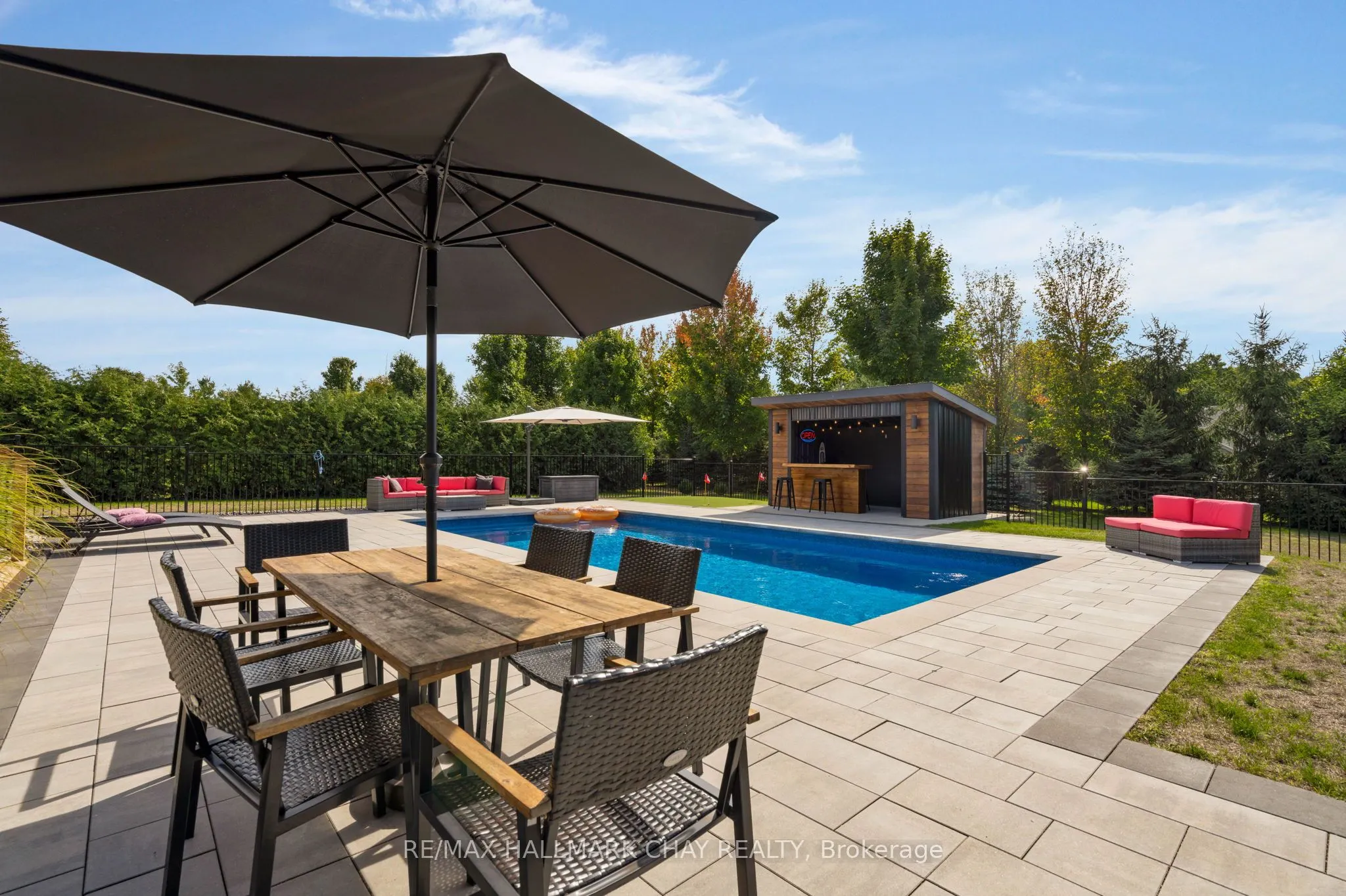 10 Roy Hickling Drive