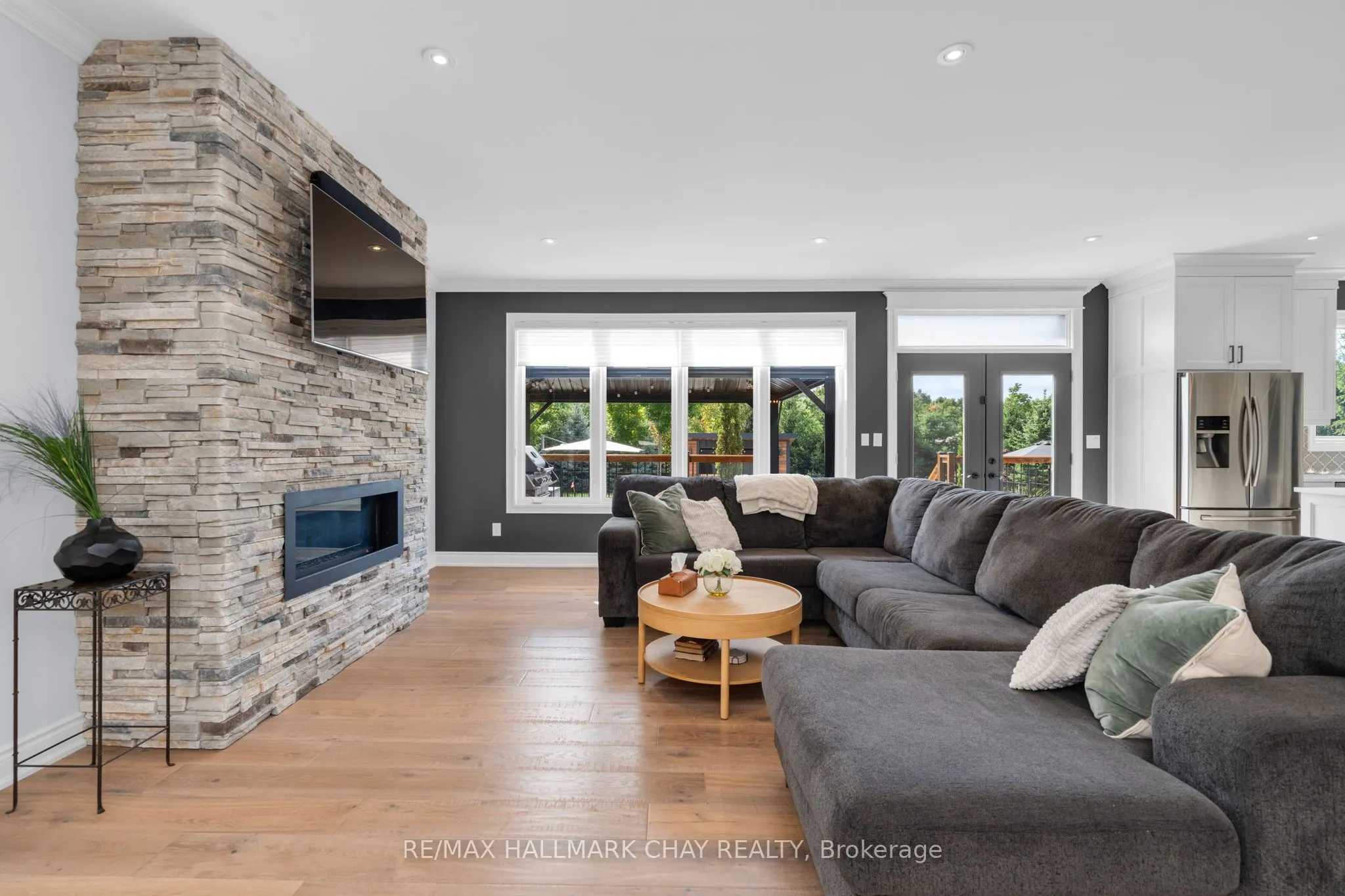 10 Roy Hickling Drive