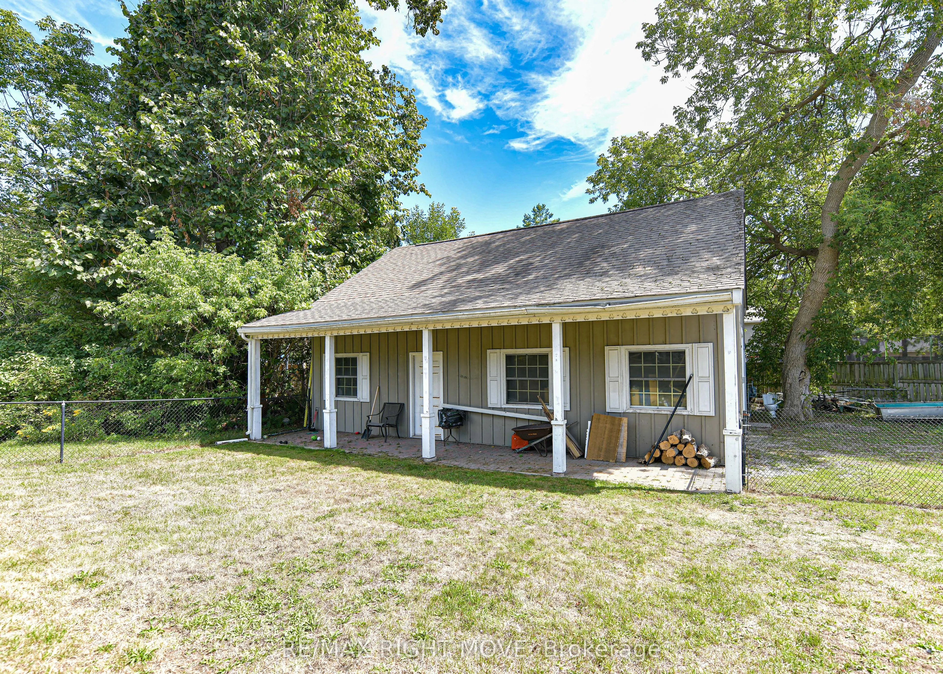 3323 Park Road