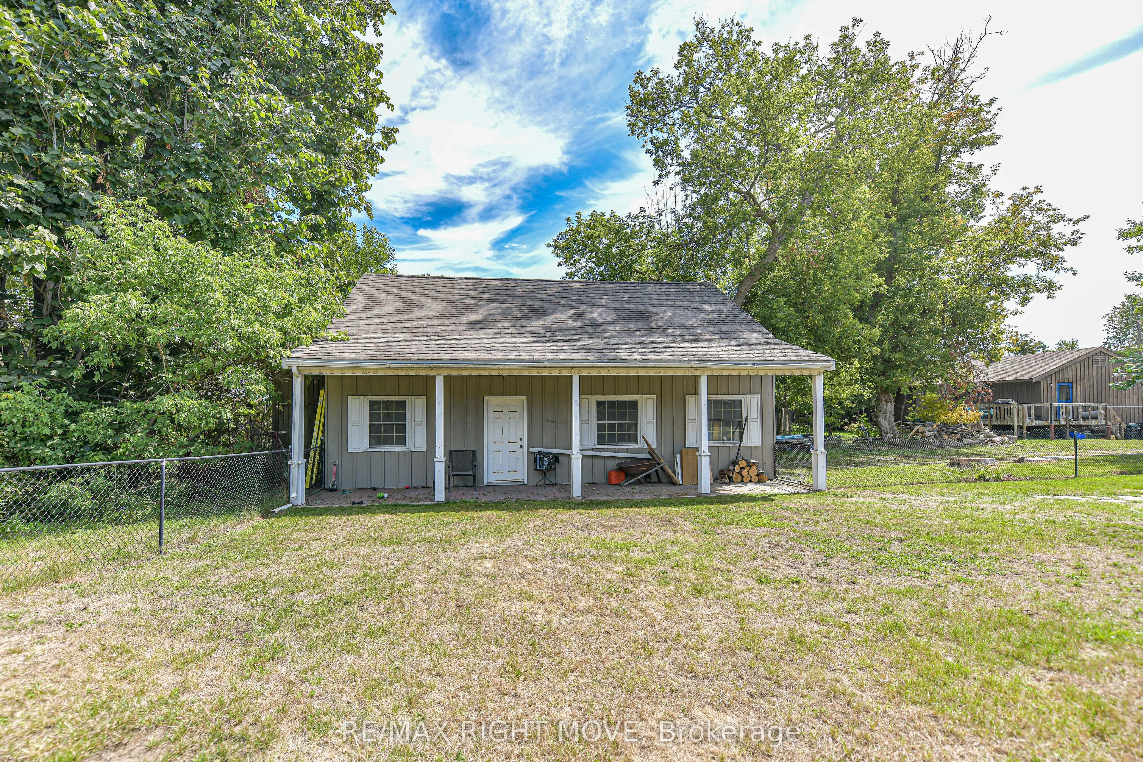 3323 Park Road