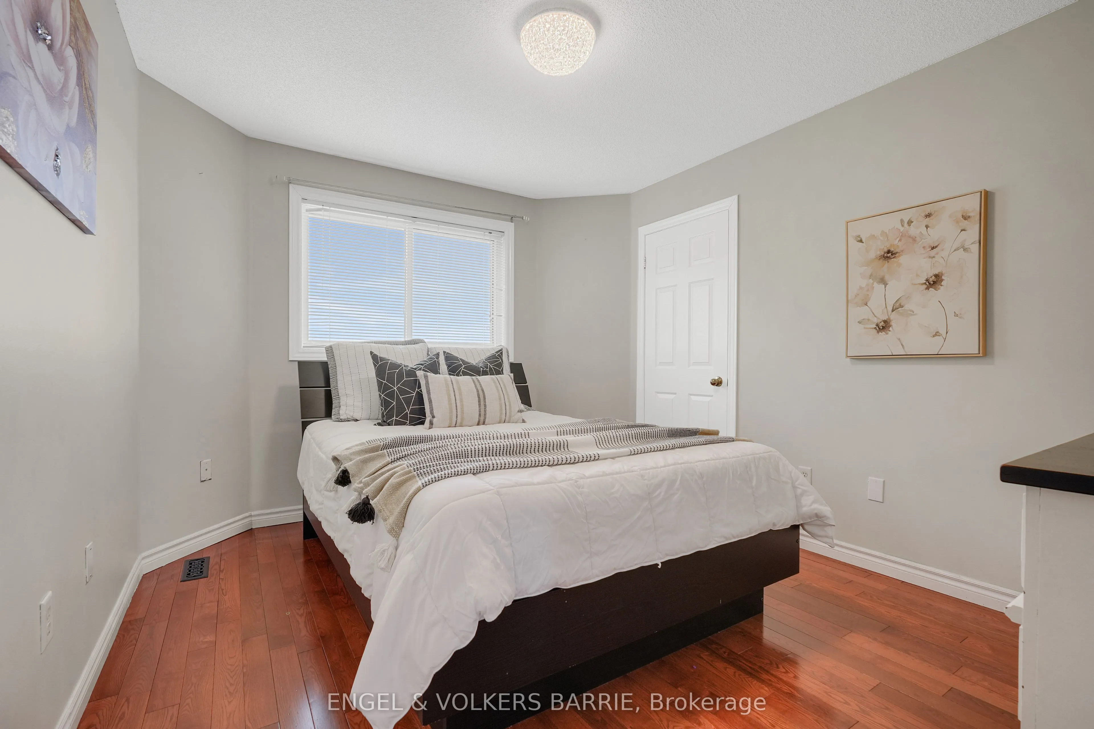 14 Muir Drive