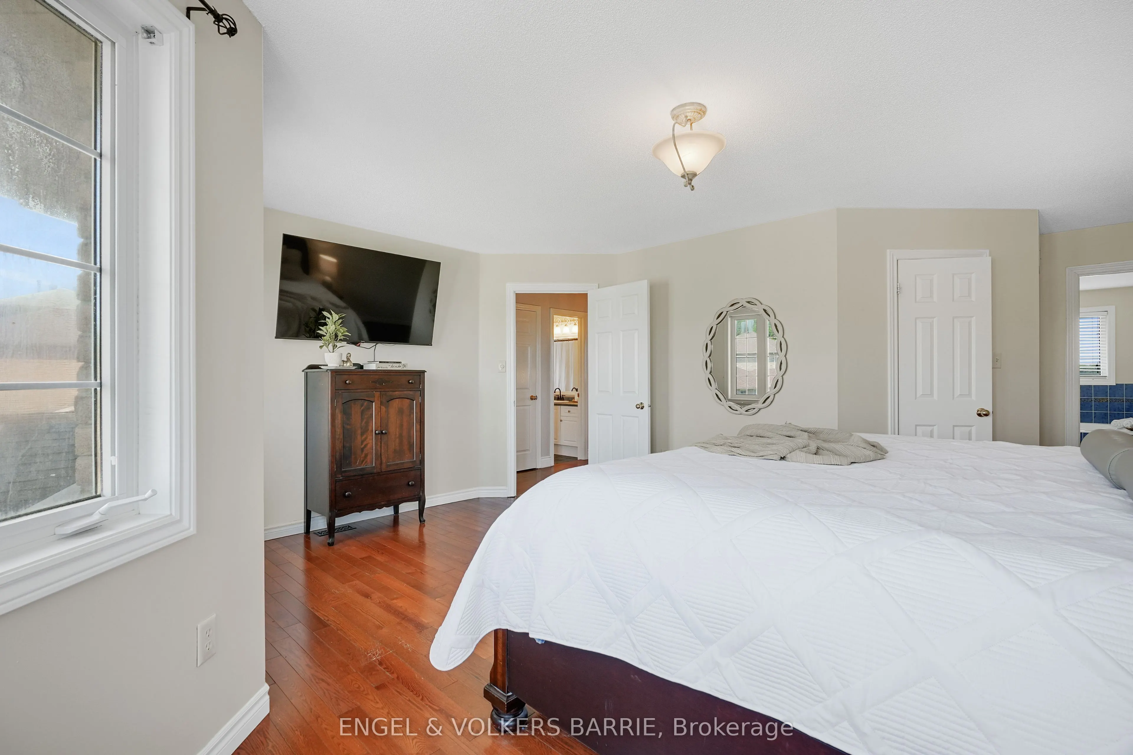 14 Muir Drive