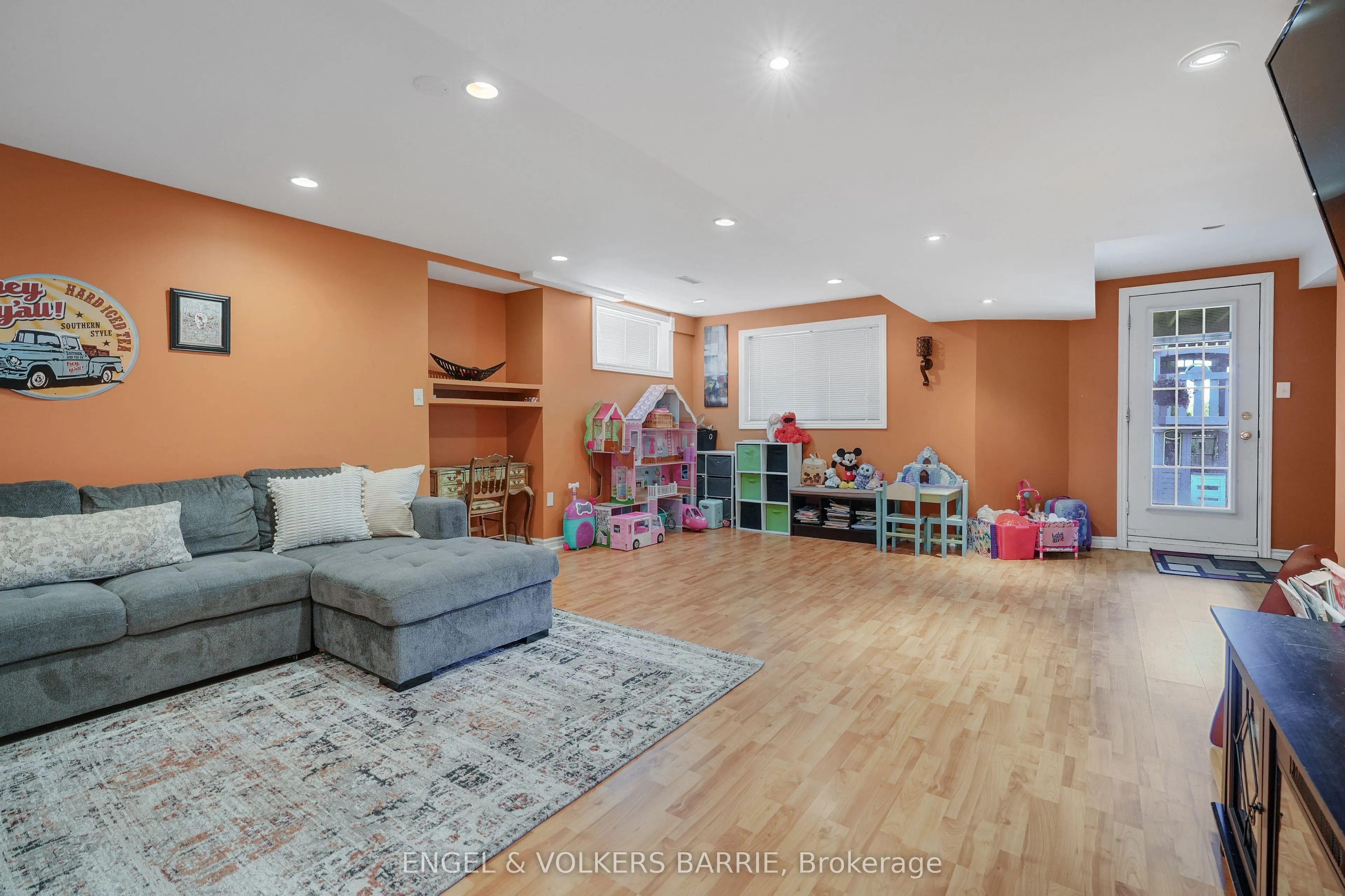 14 Muir Drive