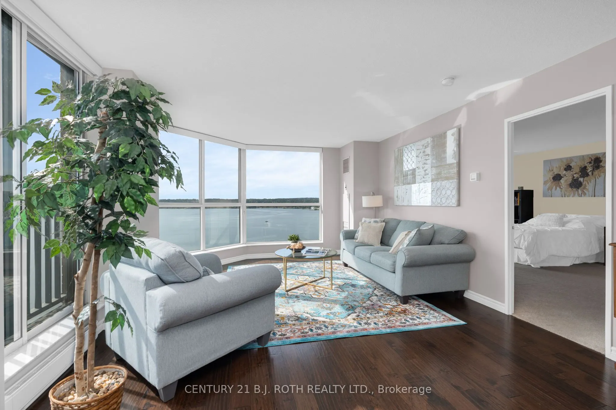 140 Dunlop Street E, #907