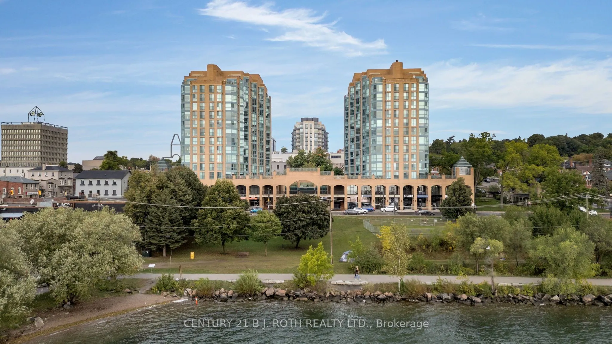 140 Dunlop Street E, #907