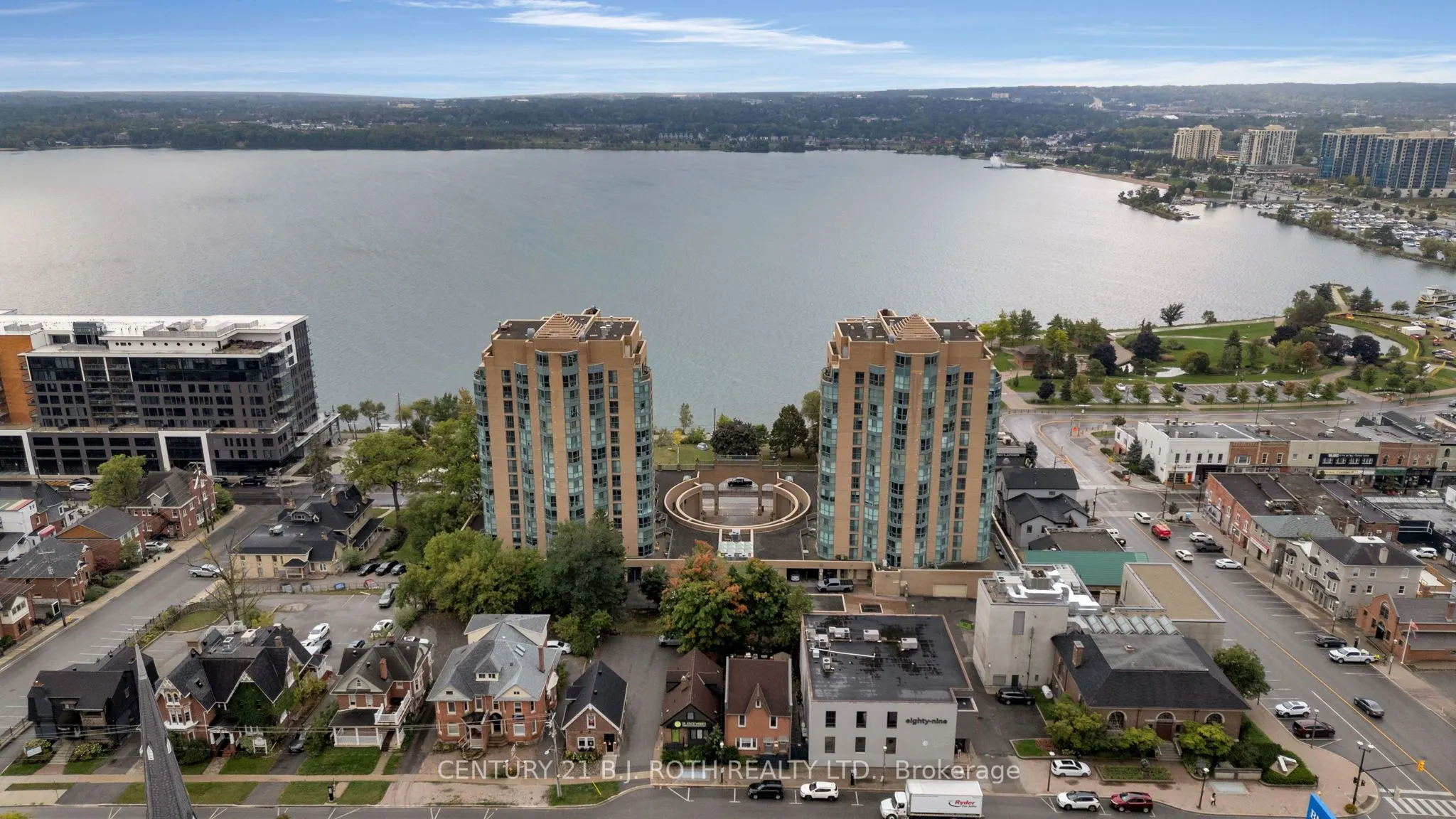 140 Dunlop Street E, #907