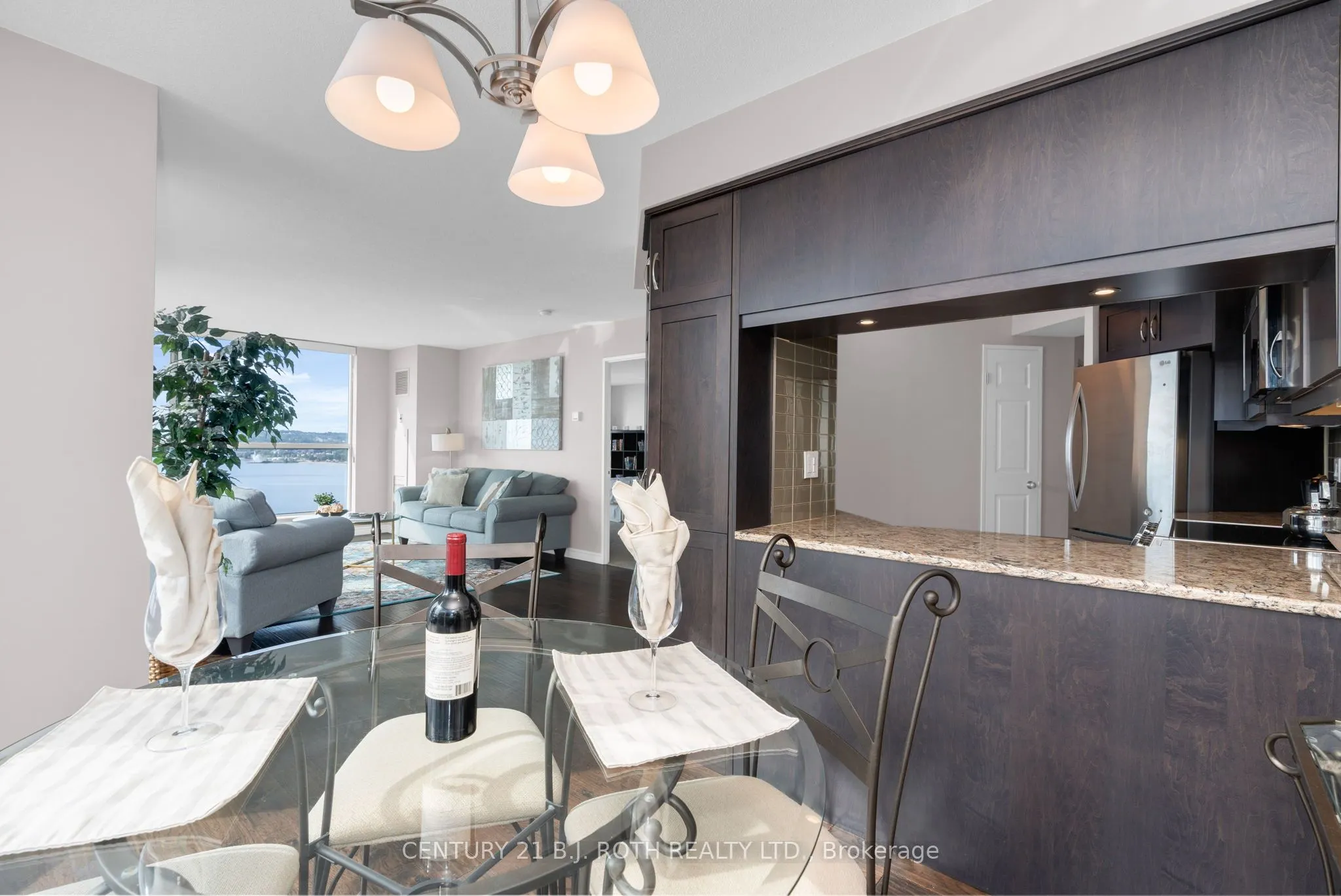 140 Dunlop Street E, #907