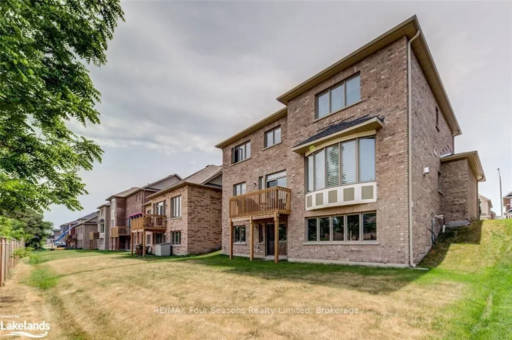 45 Mclean Avenue