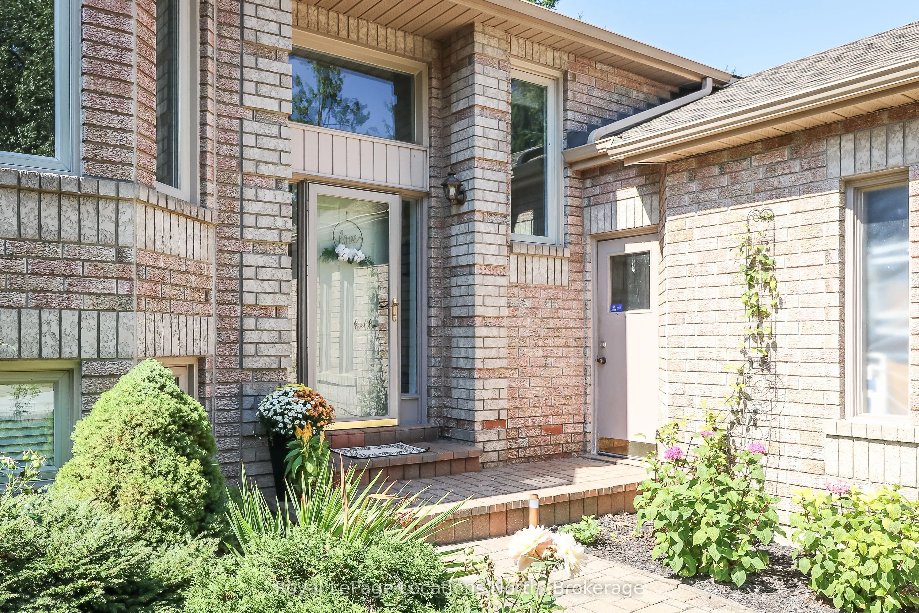 160 Fernbrook Drive