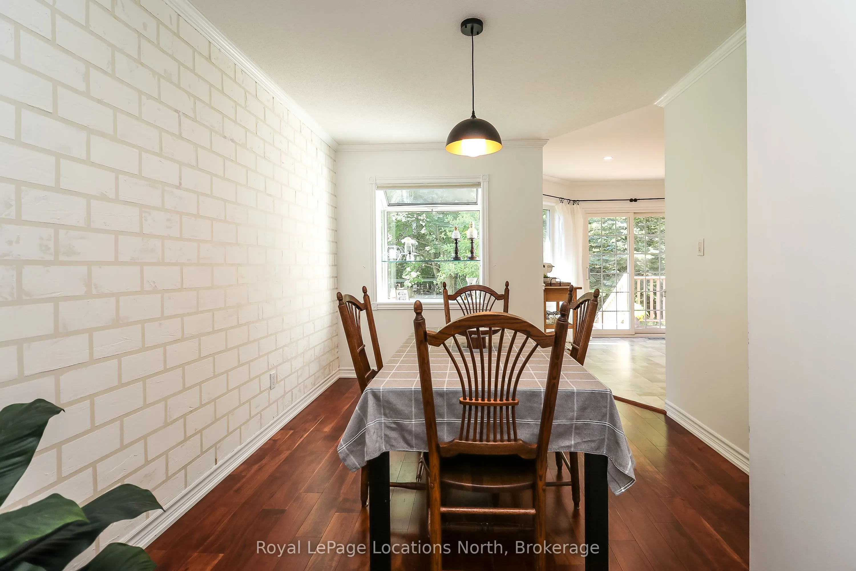 160 Fernbrook Drive
