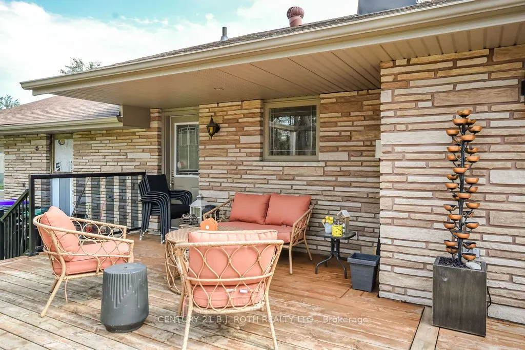12 Noraline Avenue