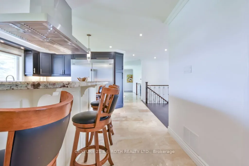 12 Noraline Avenue