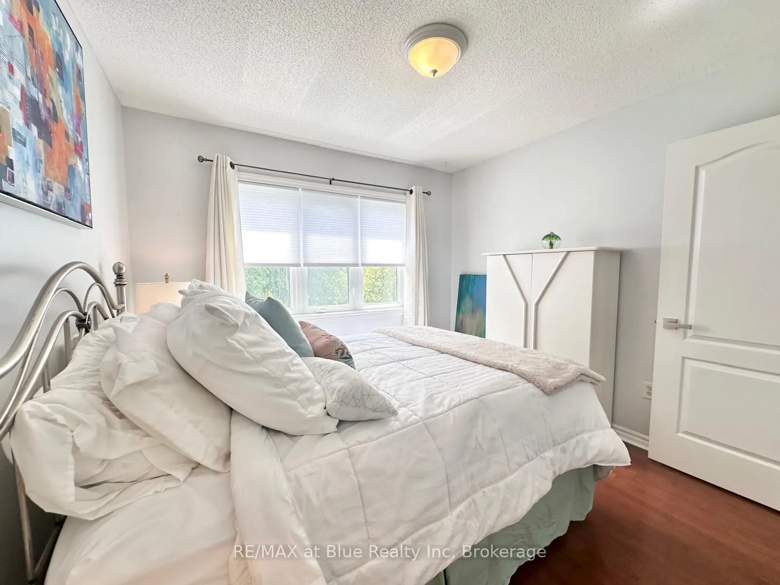 26 THOMAS Drive