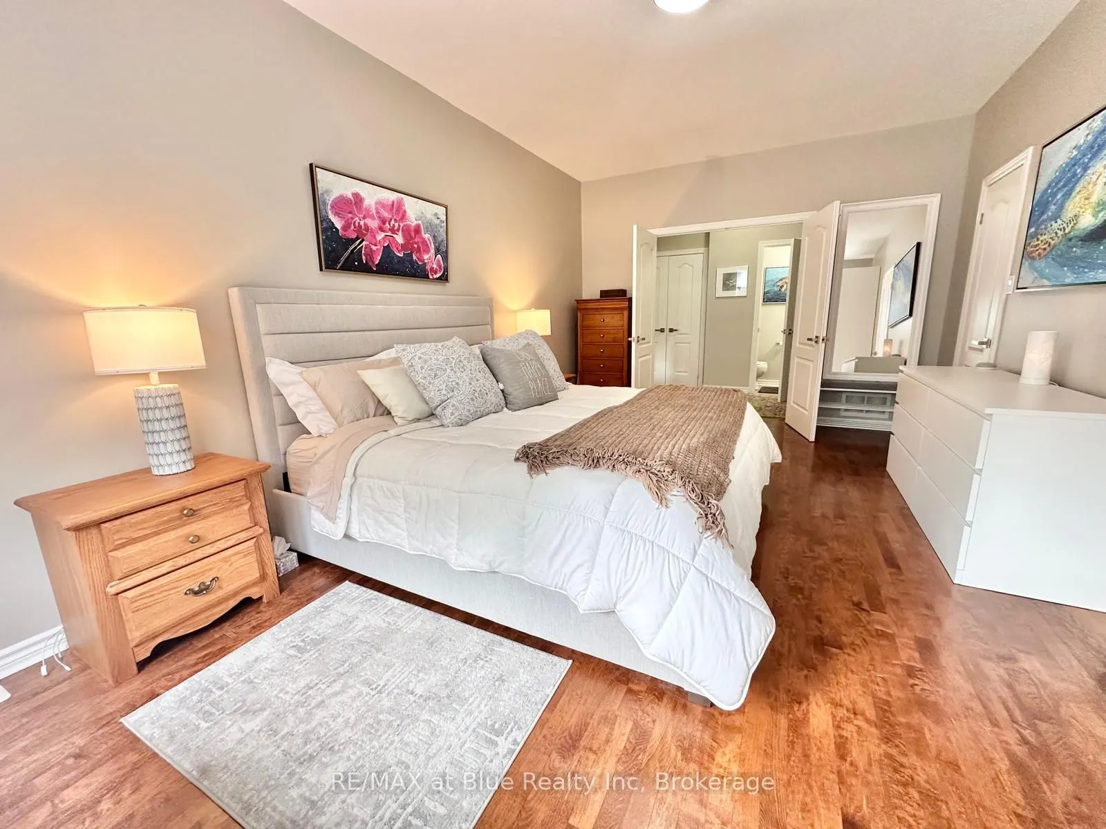 26 THOMAS Drive