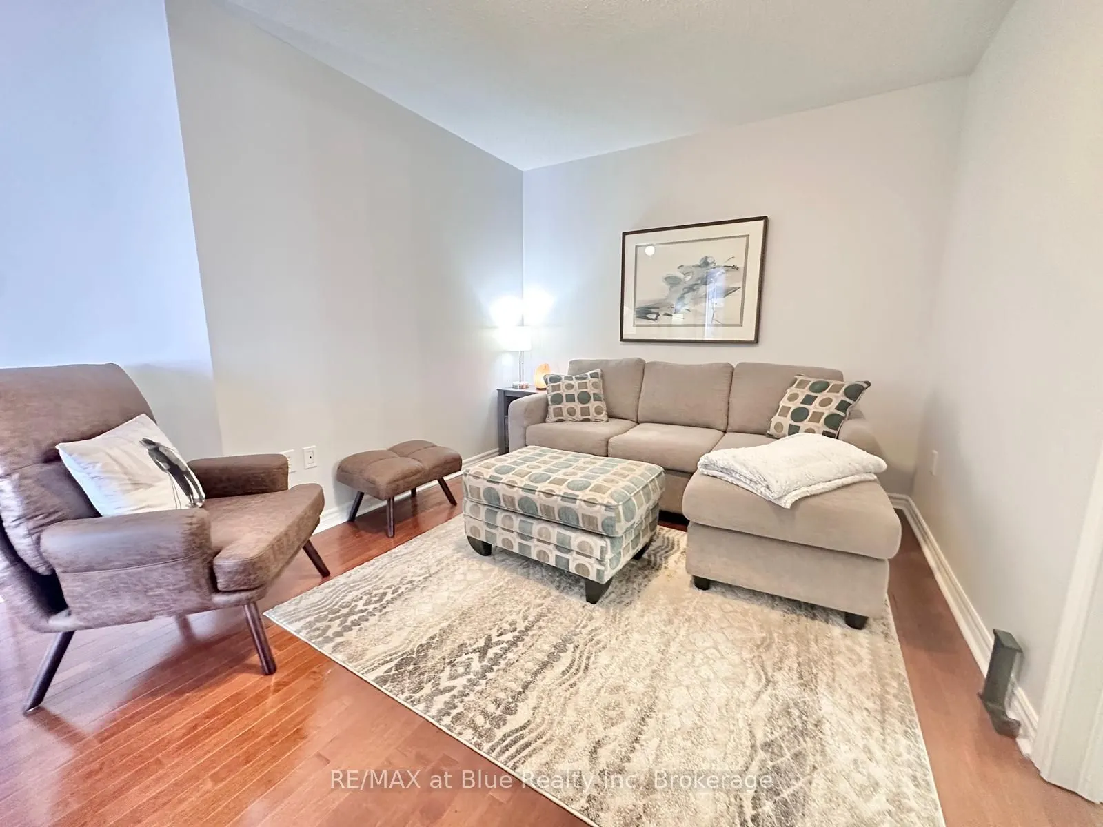 26 THOMAS Drive