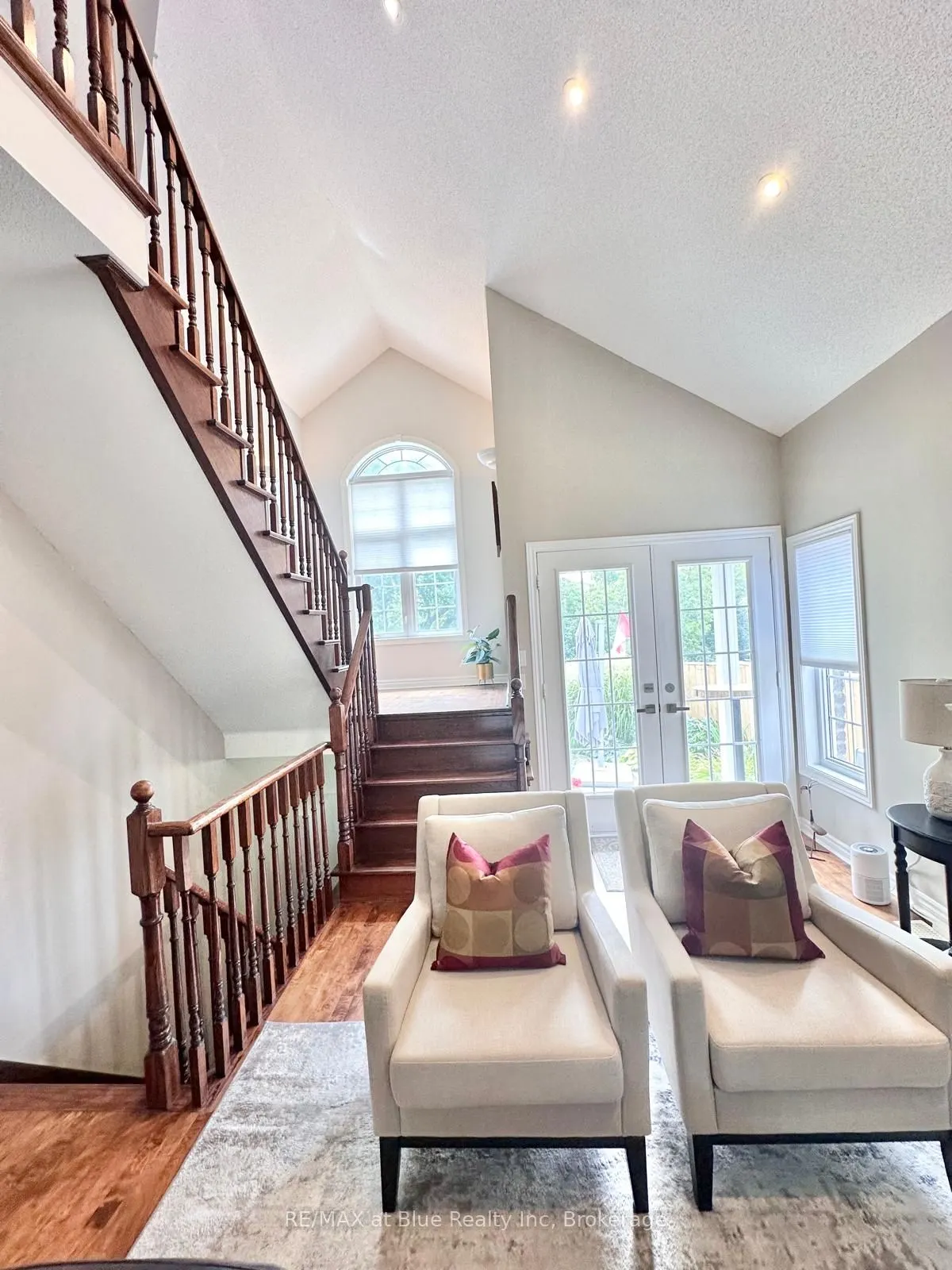 26 THOMAS Drive