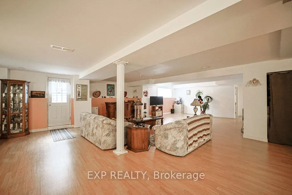 27 Green Pine Crescent