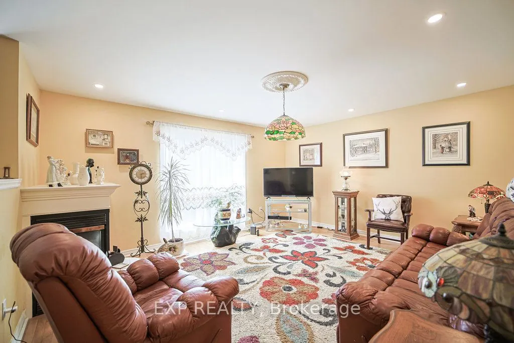 27 Green Pine Crescent