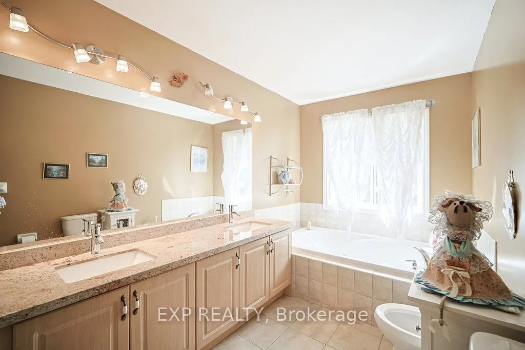27 Green Pine Crescent