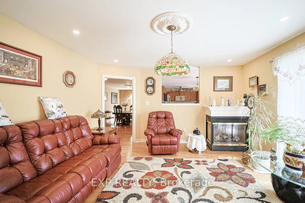 27 Green Pine Crescent