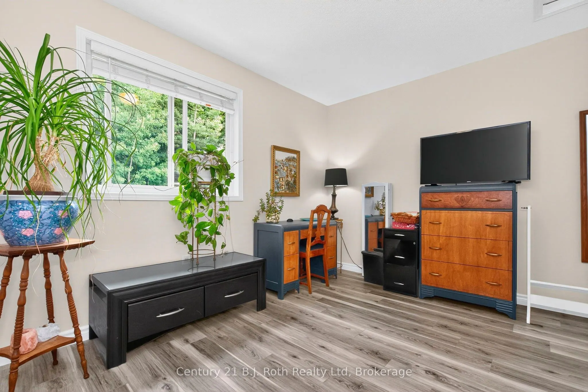 156 Southwinds Crescent