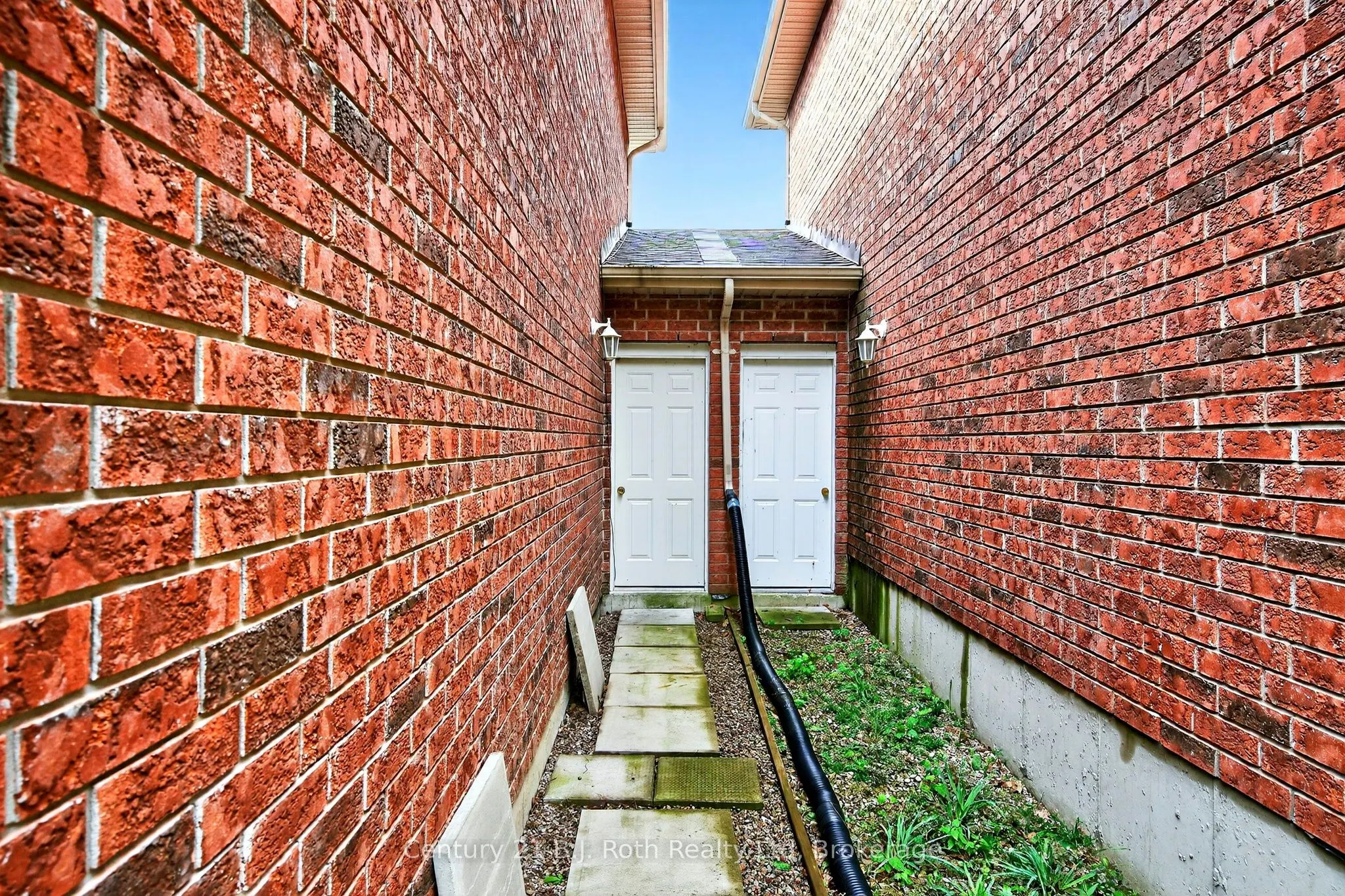 156 Southwinds Crescent