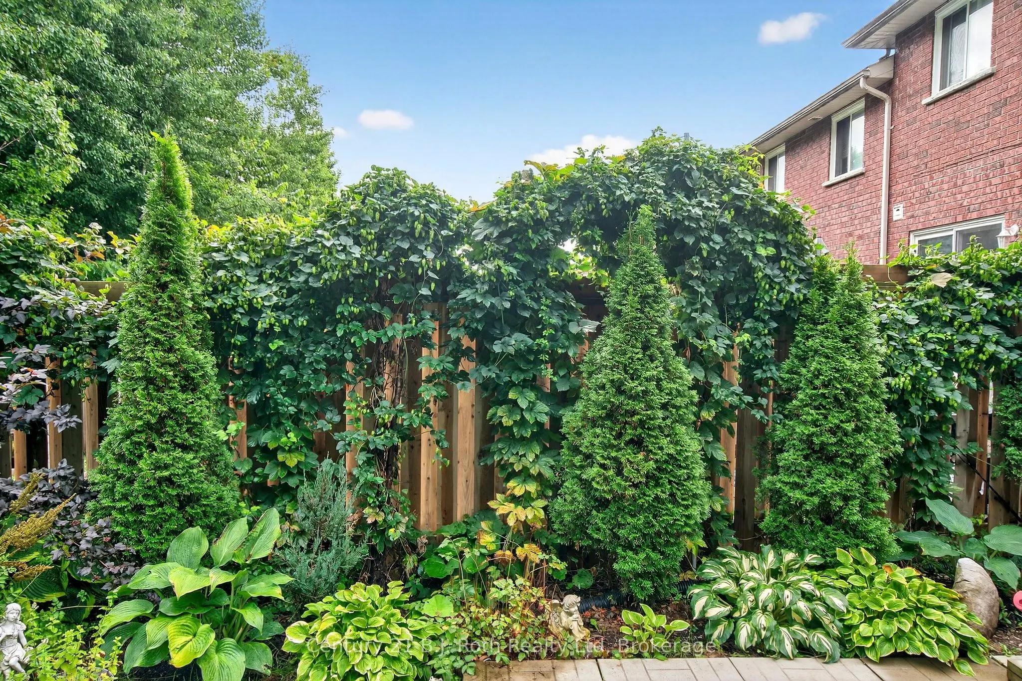 156 Southwinds Crescent