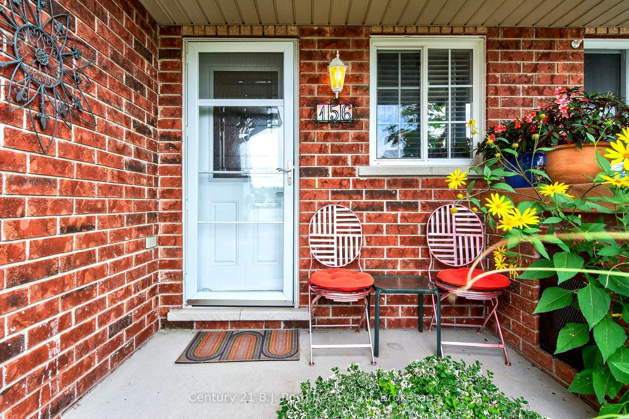 156 Southwinds Crescent