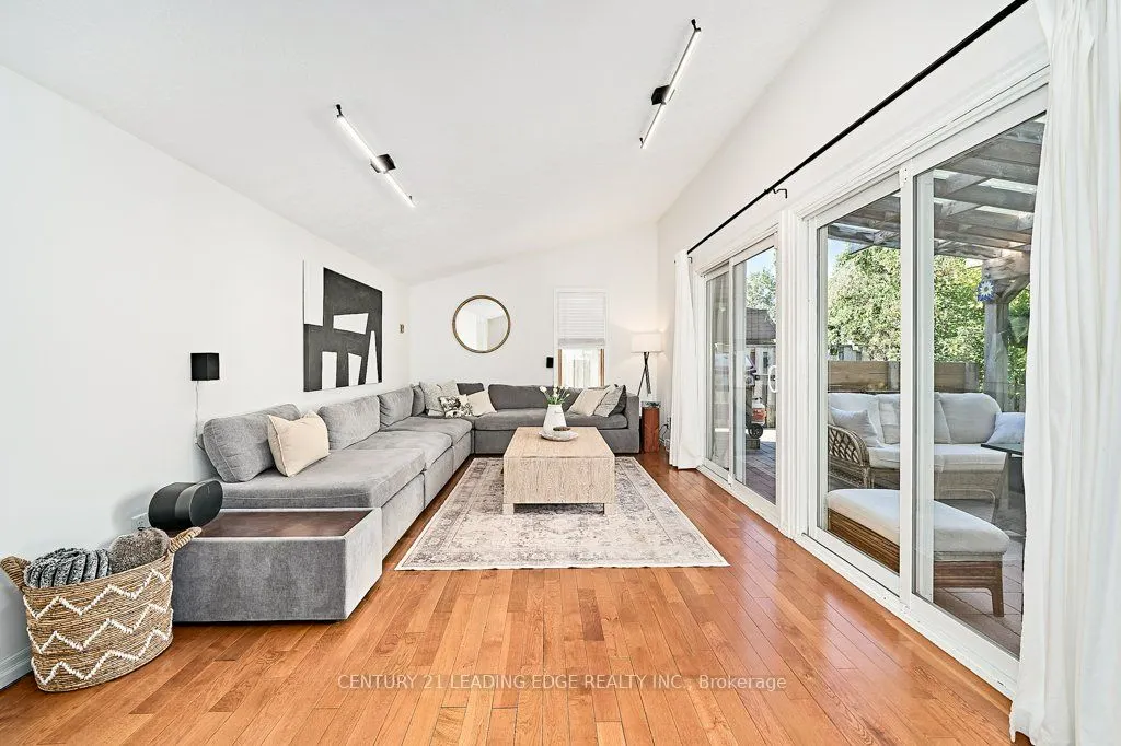 25 Eileen Drive