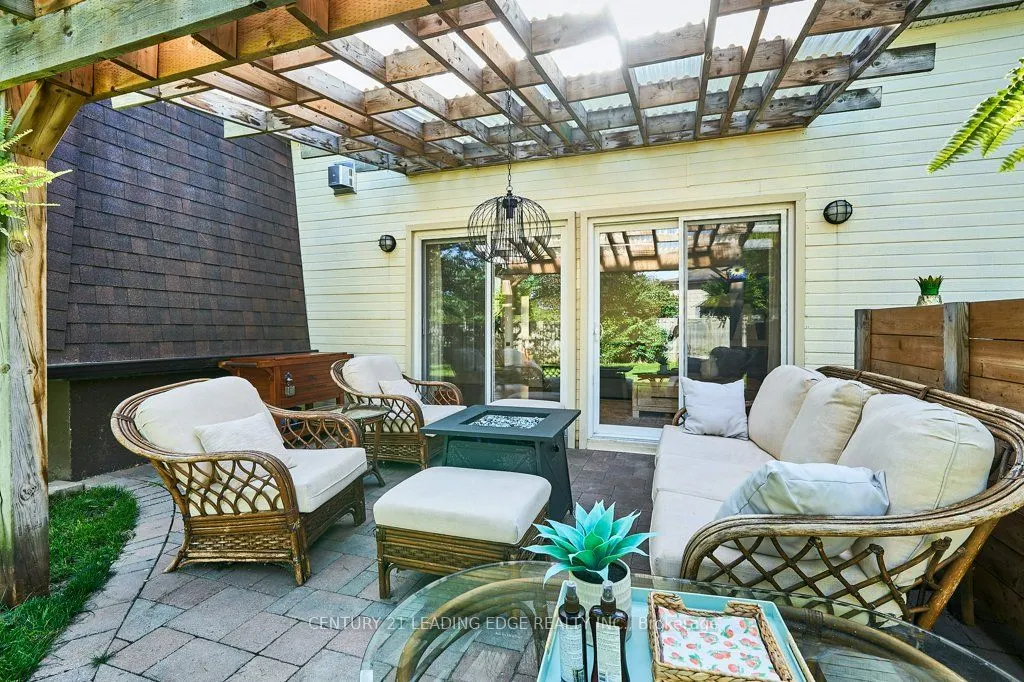 25 Eileen Drive