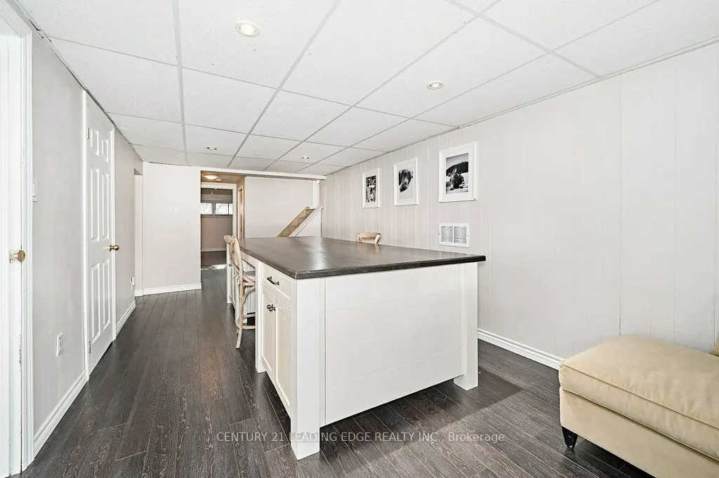 25 Eileen Drive