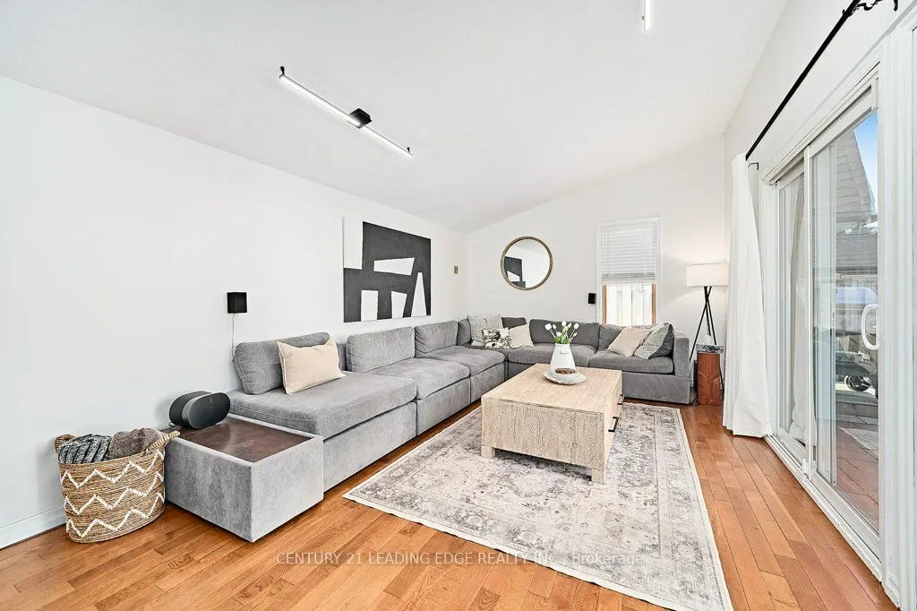 25 Eileen Drive