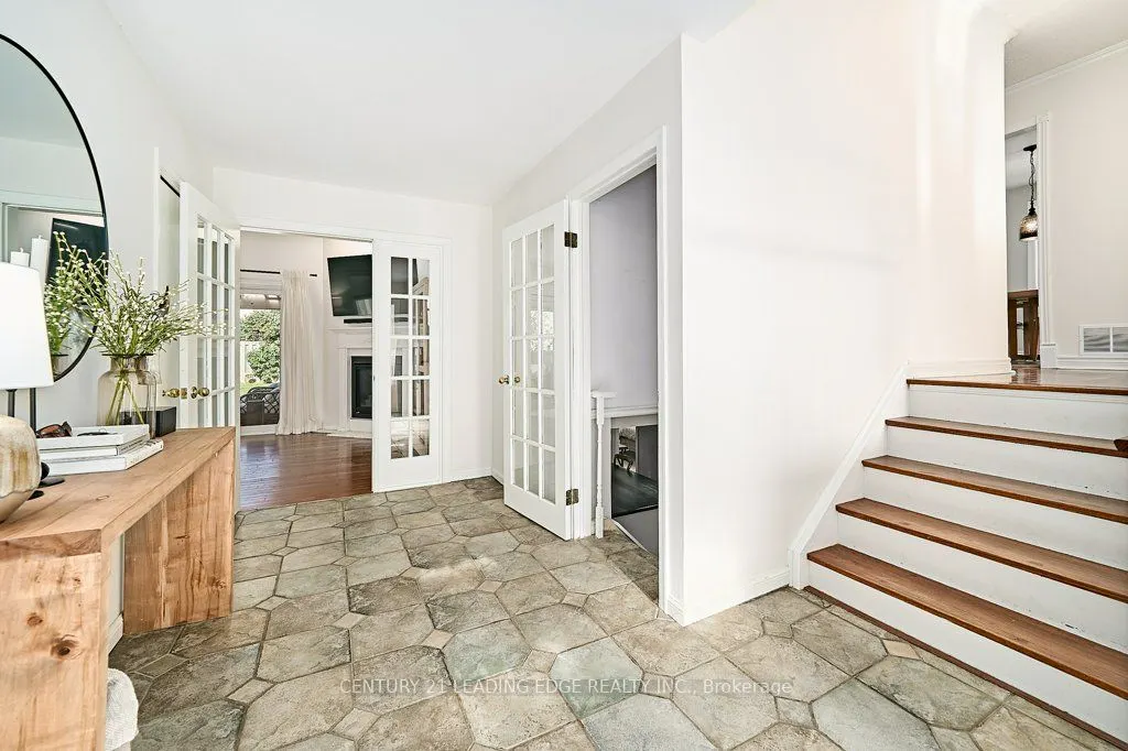 25 Eileen Drive