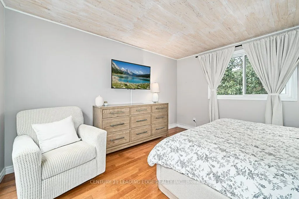 25 Eileen Drive