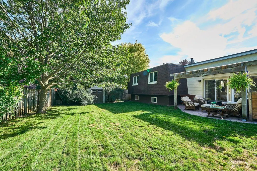 25 Eileen Drive
