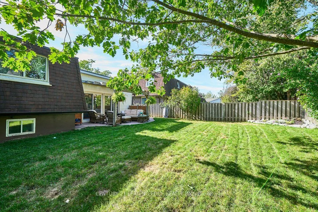 25 Eileen Drive