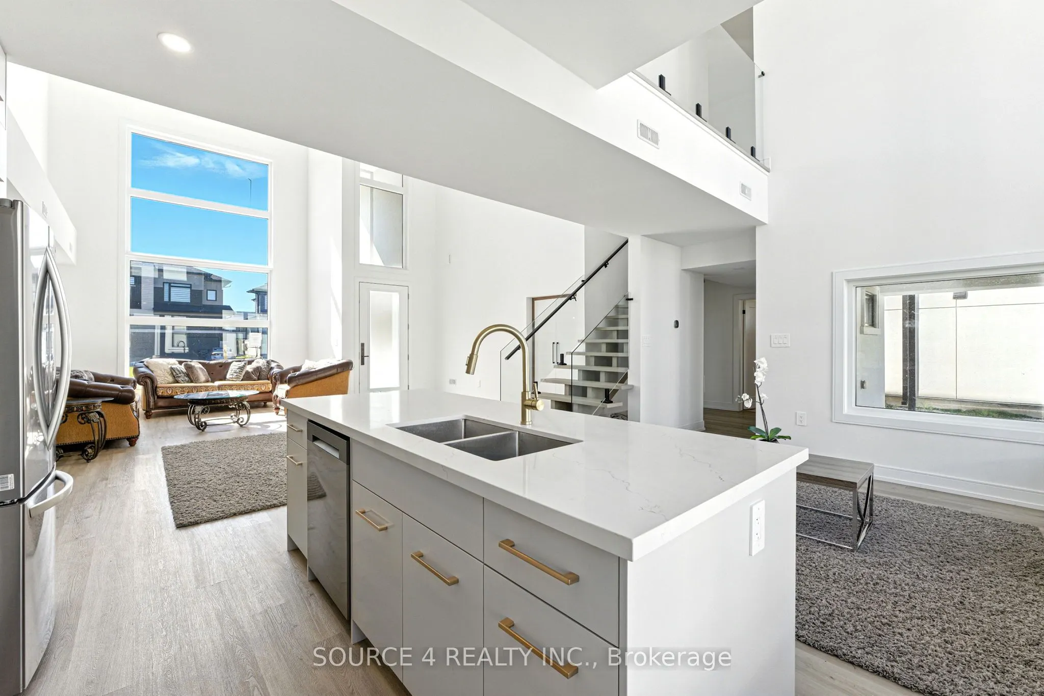 3781 Sunbank Crescent