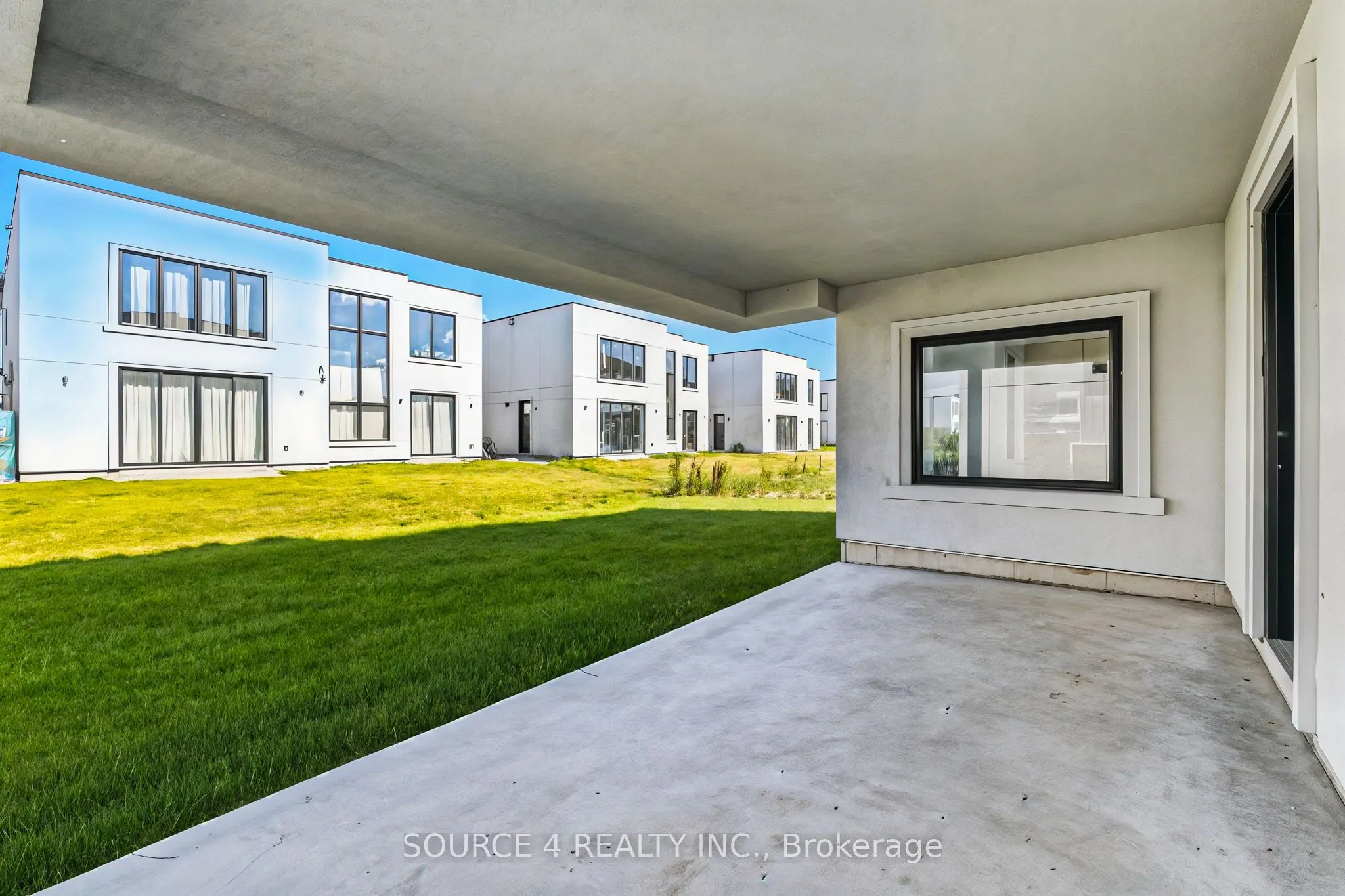 3781 Sunbank Crescent