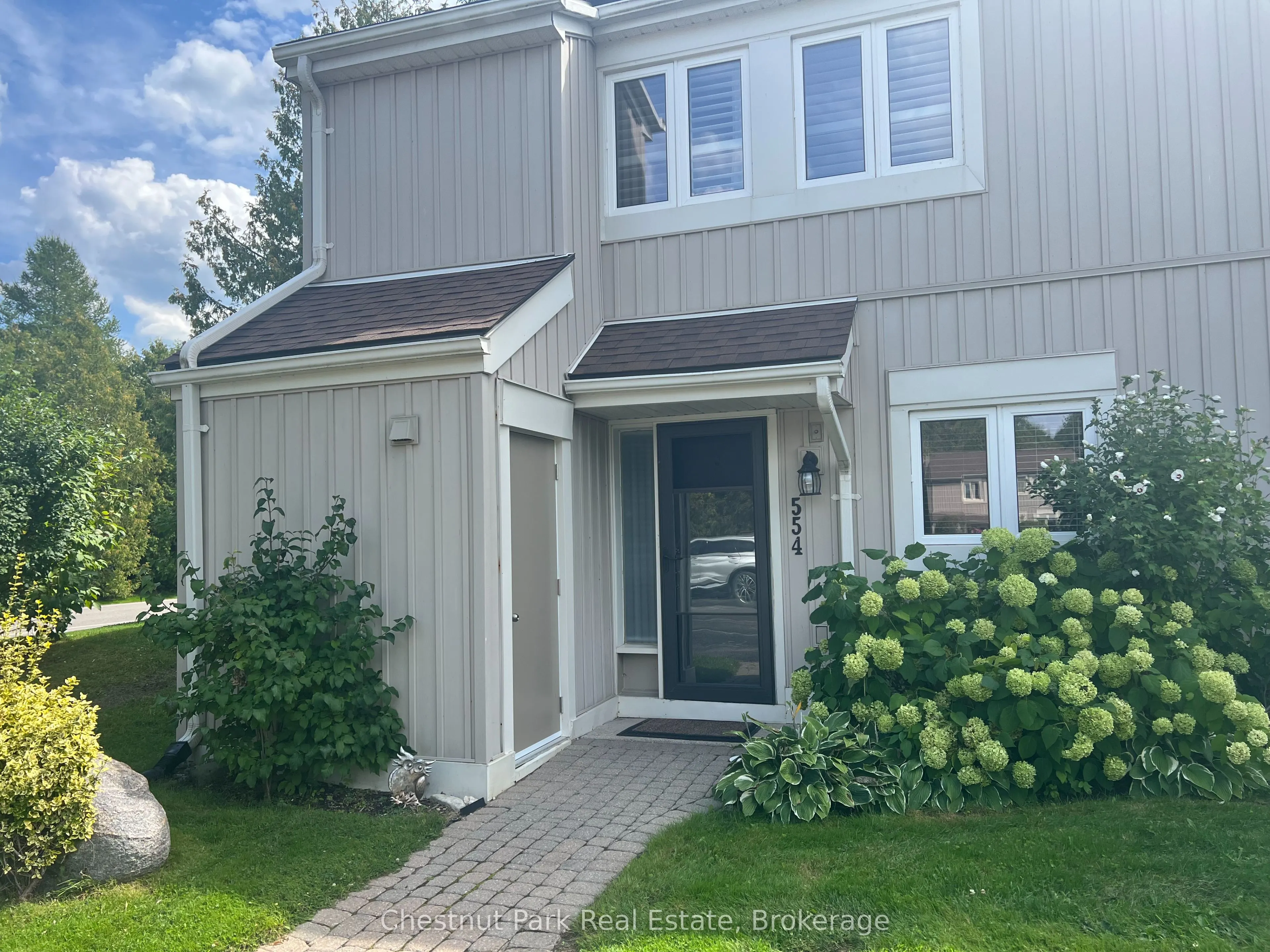 554 Oxbow Crescent, #34